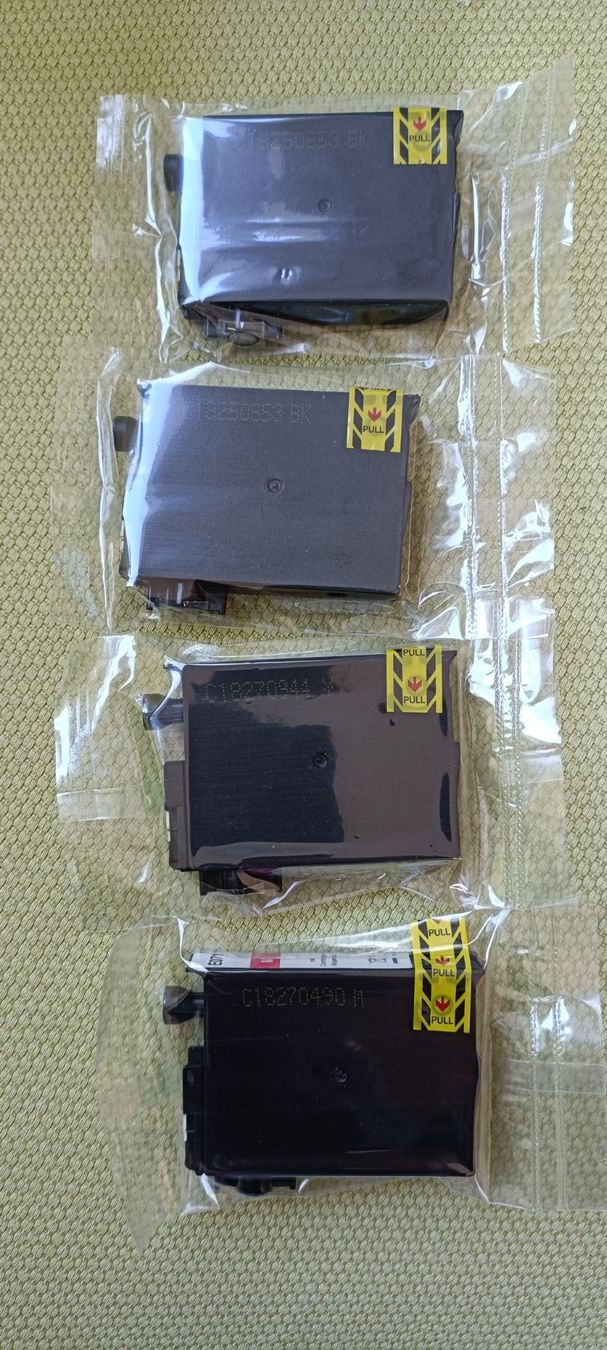 Epson Druckerpatronen & Toner: 4 Epson Stylus Ink cartridges – Gebraucht aus Porza von tbch 2