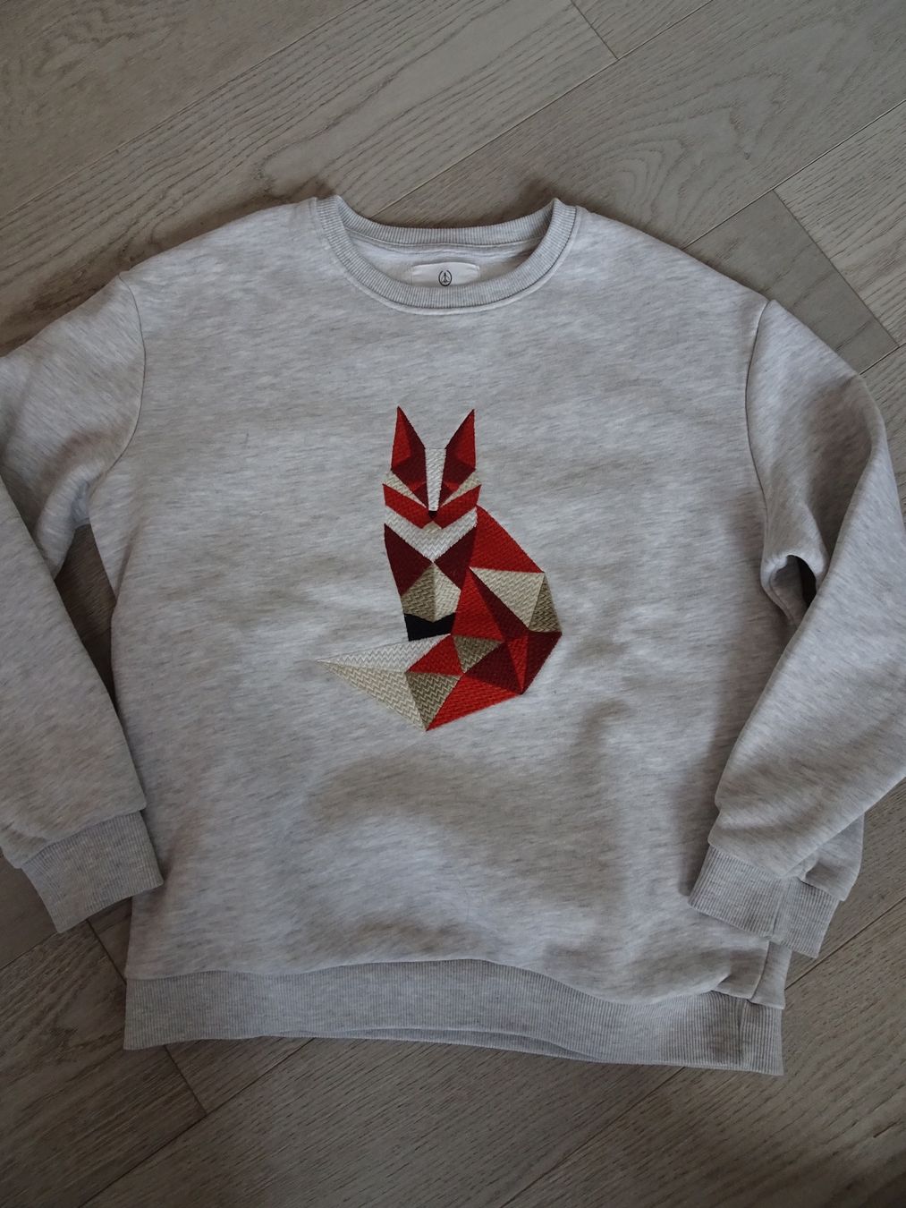Maglioni & Felpe: Sweatshirt 100 % Baumwolle grau mit Fuchs Gr. M – Nuovo (secondo la descrizione) da Winterthur venduto da Riiita 2