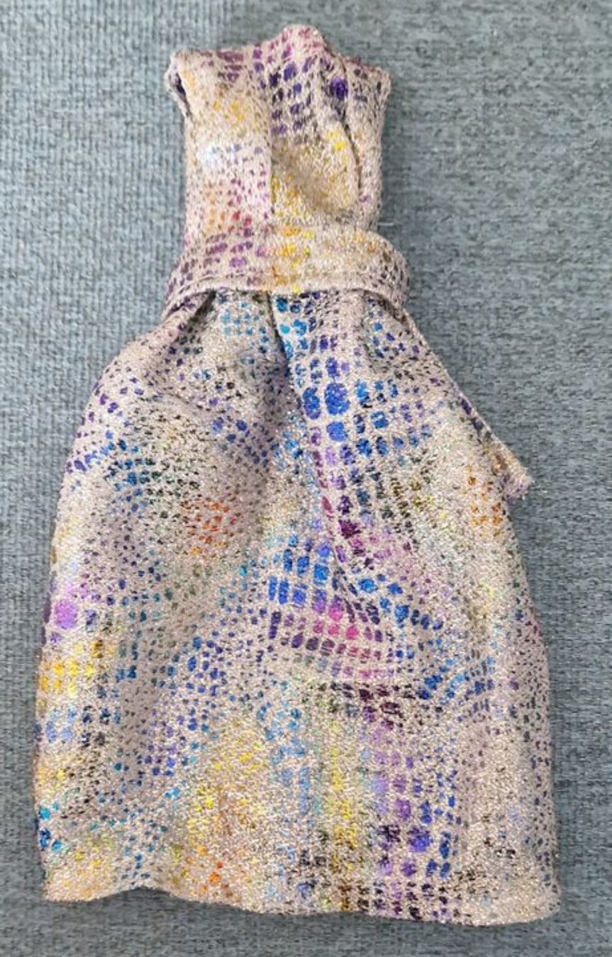 Bambole: Robe pour Barbie – Usato da Couvet venduto da Pioune