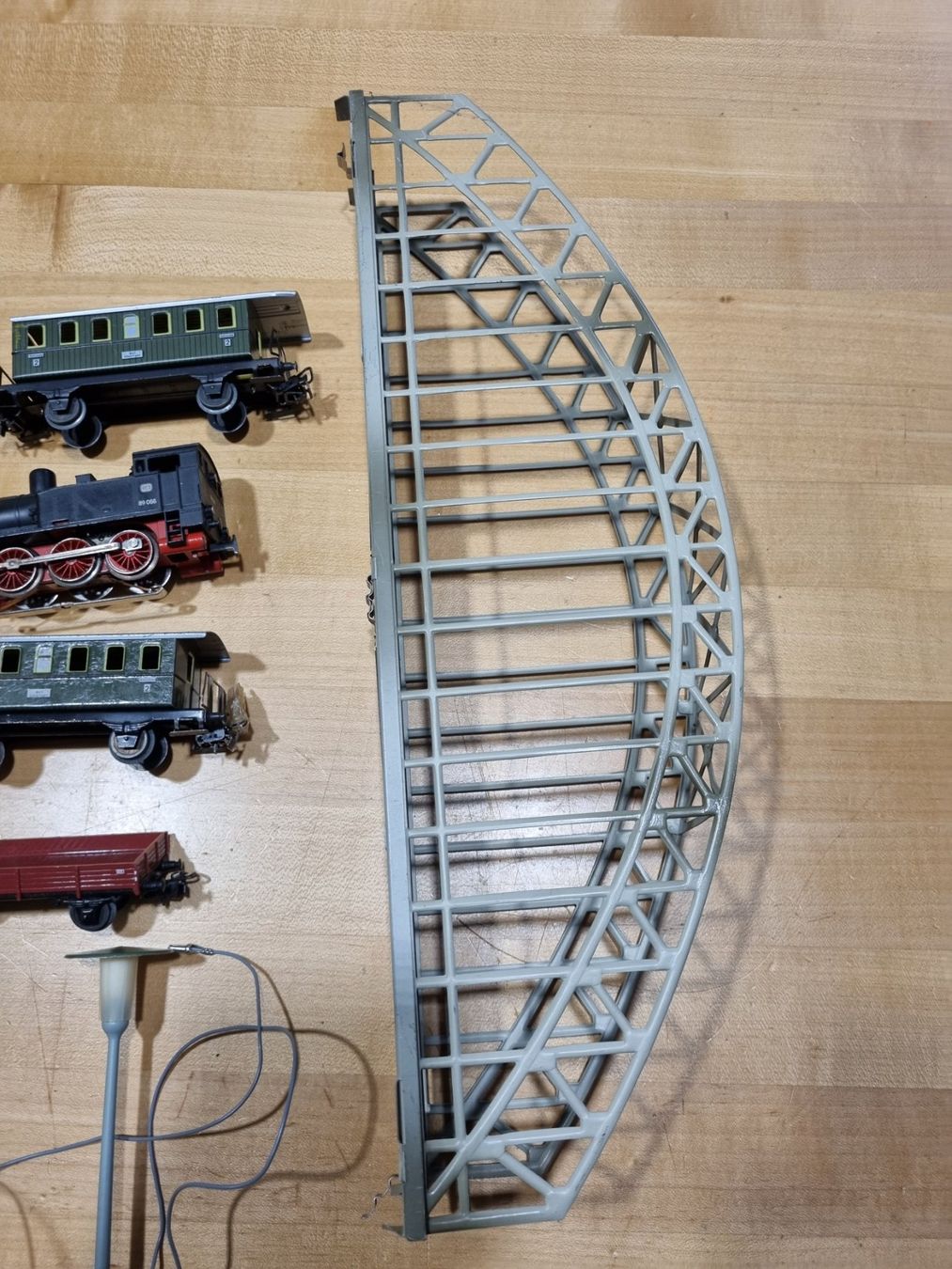 Märklin Modelleisenbahnen: Märklin Eisenbahn H0 alt – Defekt aus Dietikon von  4