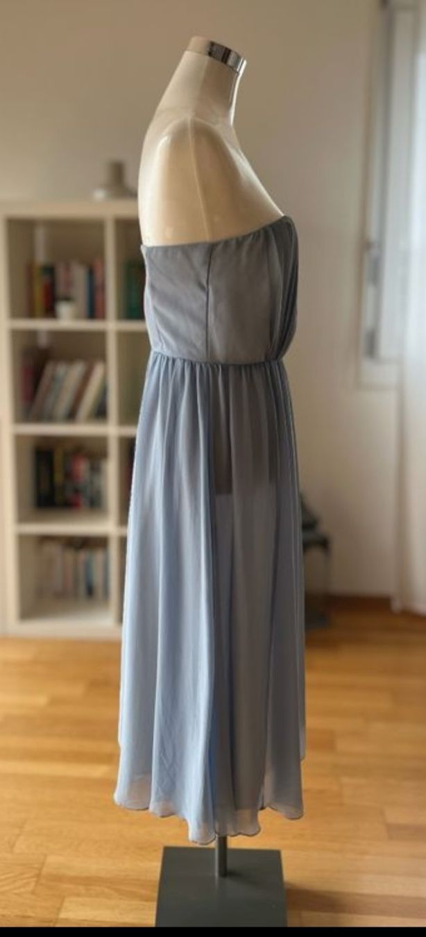 H&M Vestiti: H&M Bandeaukleid hellblau, Grösse 38 – Usato da Neuhausen venduto da karentaylor 1