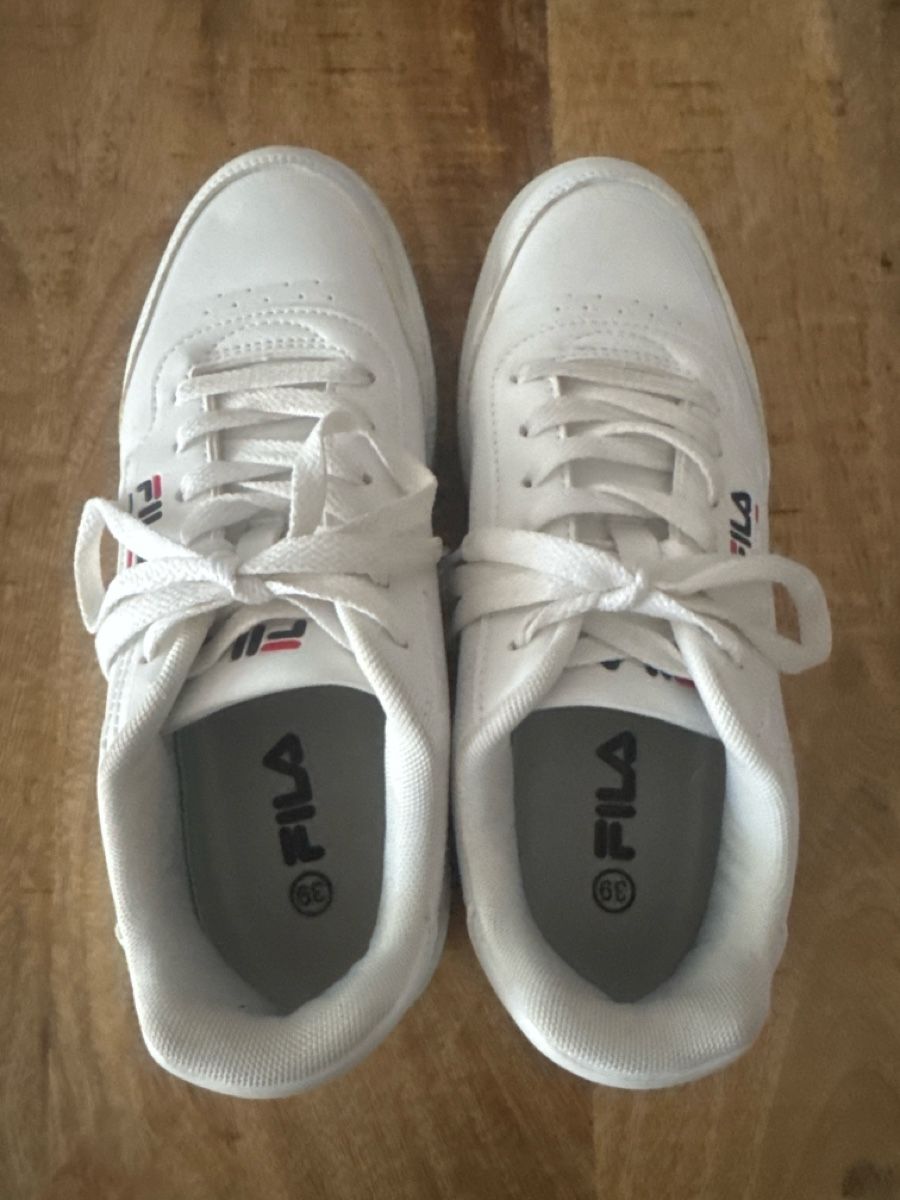 Fila Scarpe da donna: Fila Sneaker weiss Grösse 39 neuwertig! – Usato da Brunnen venduto da Skyline89 1
