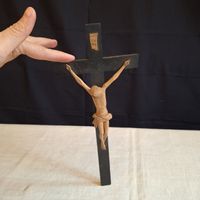 Versand möglich! Kruzifix, feine Schnitzarbeit, Lindenholz
