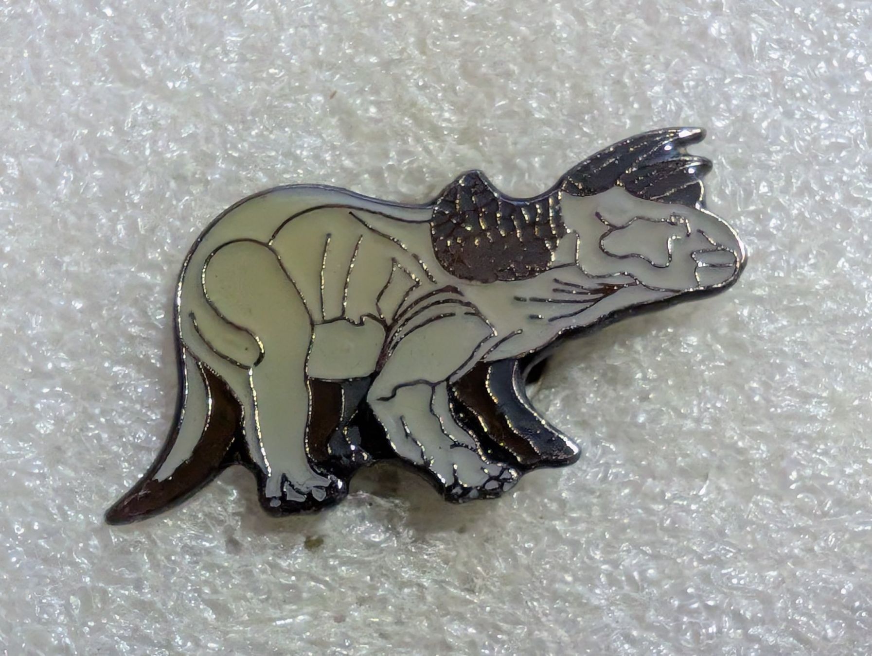 Plaketten & Abzeichen: Ansteckpin 156: Dinosaurier – Gebraucht aus Oppligen von Pin-Fall-Shop
