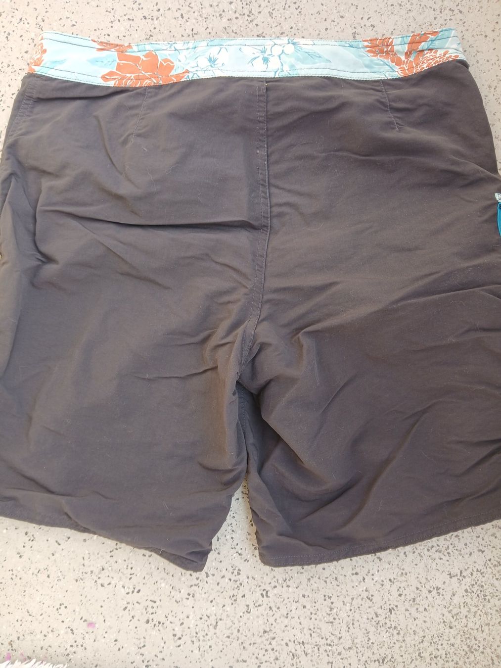 Patagonia Pantaloni: Patagonia Shorts US Grösse 32 – Usato da Worb venduto da Osterthal 3