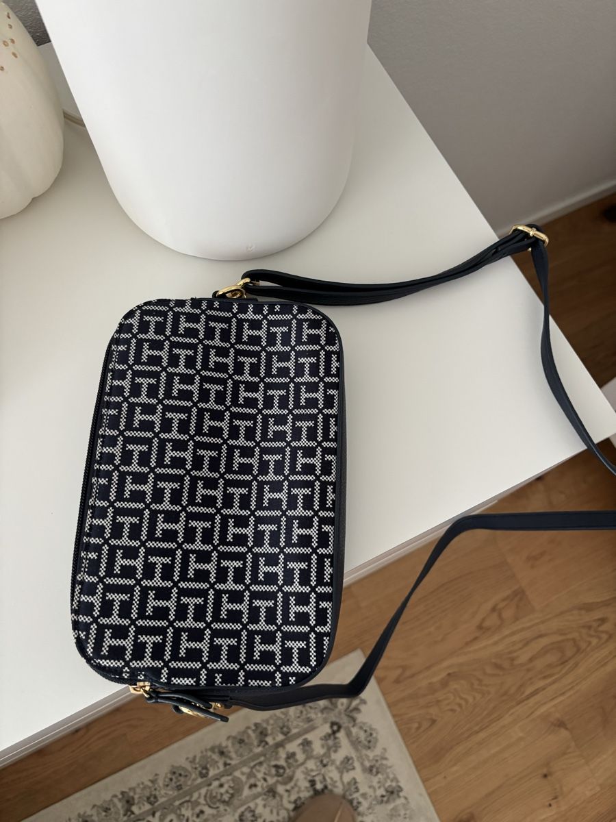 Tommy Hilfiger Borse da donna: NEW - Tommy Hilfiger Bag NP: 150.- – Nuovo (secondo la descrizione) da Horgen venduto da lme_8kj7 4