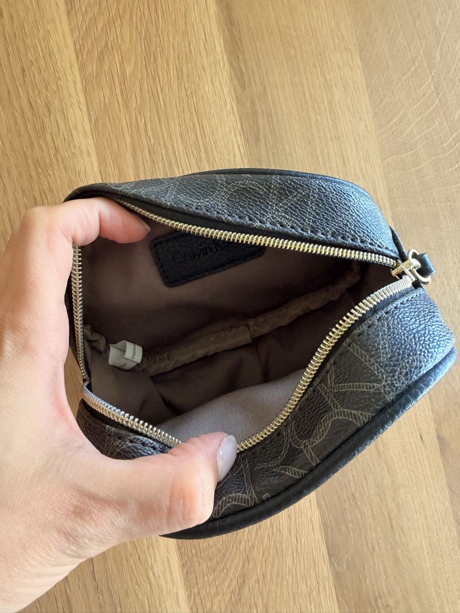 Calvin Klein Trousses de maquillage: Calvin Klein Necessaire – Neuf (Voir description) à Niederwangen BE par Bluelike 1