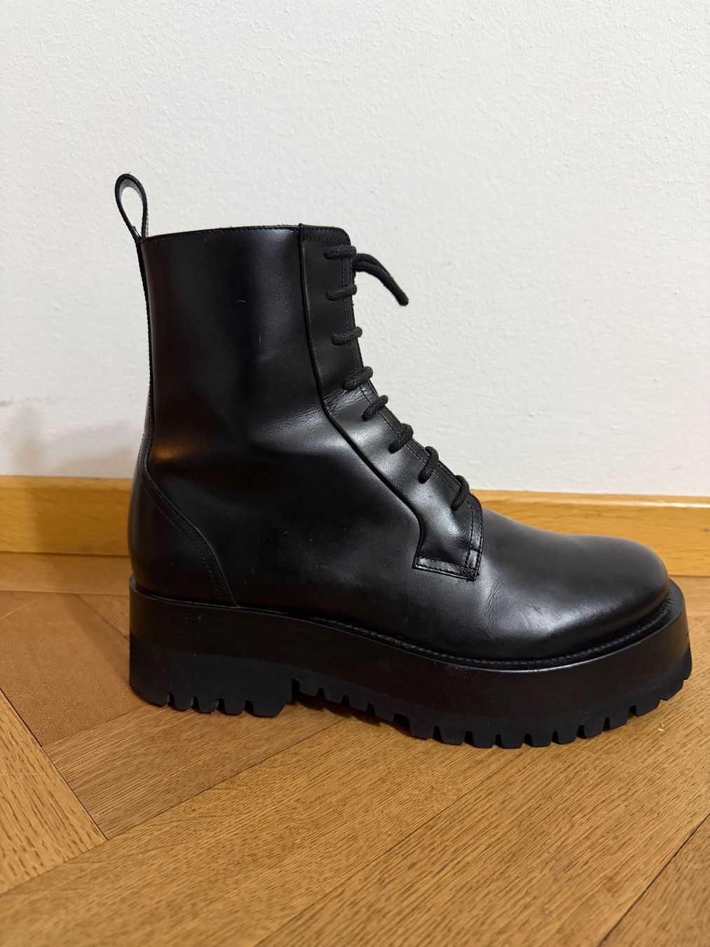Valentino Herrenschuhe: Stivali Anfibi Valentino  - come nuove - taglia 41 – Gebraucht aus Lugano von can_xdd8