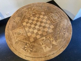 Tavoli: Schachbrett Tisch antik – Usato da Basel venduto da Balthazara 1