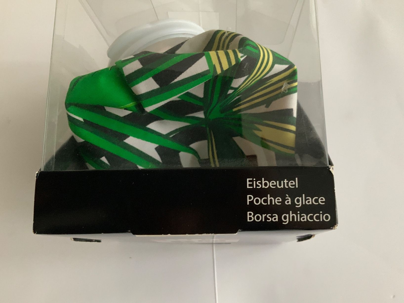 Kühlschränke & Kühlen: Eisbeutel mit Blättermuster in Verpackung gebraucht – Gebraucht aus Wallisellen von AS.TZ. 2