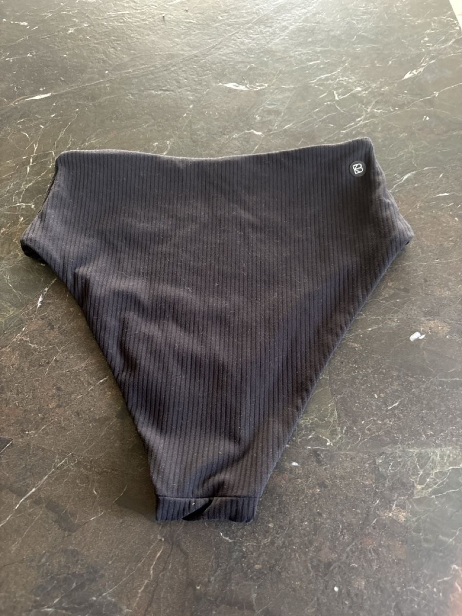 Costumi da bagno & Bikini: Bikinihose Bodykiss Grösse S – Nuovo (secondo la descrizione) da Pfäffikon ZH venduto da Shona 1