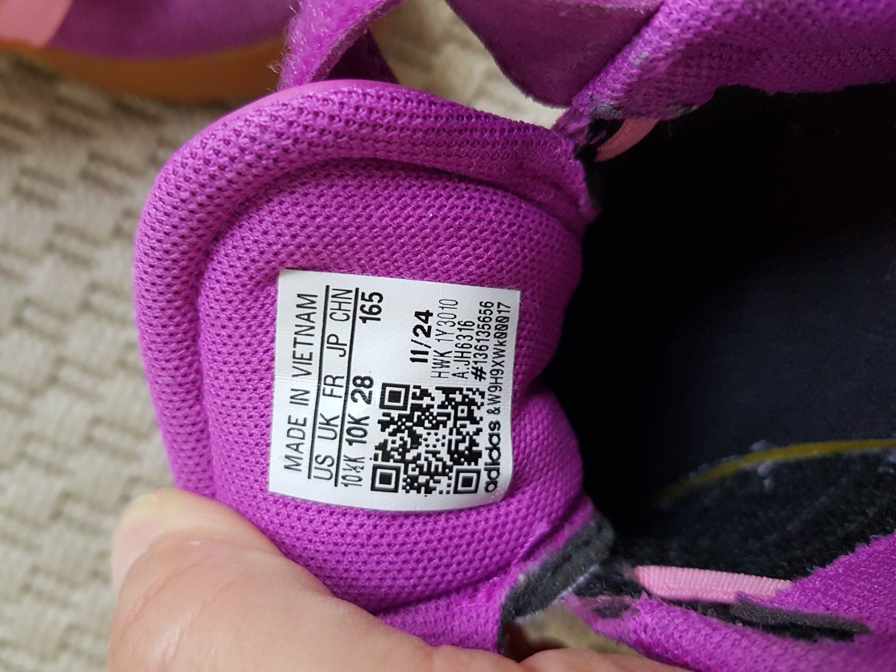 Adidas Schuhe für Mädchen: Adidas Sneakers – Gebraucht aus Münchenstein von mt25 3