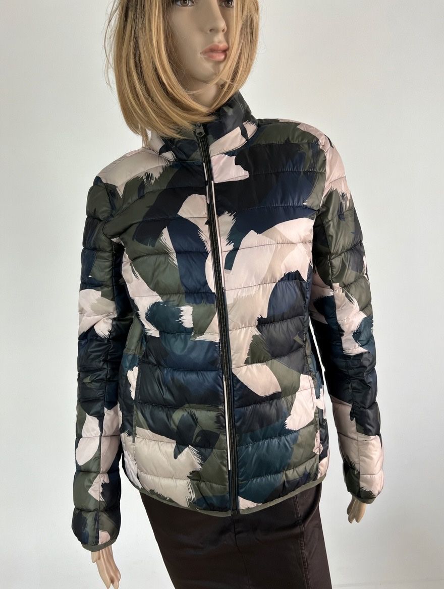 Esprit Giacche: Leichte Jacke QS Gr M – Usato da Laupersdorf venduto da Cloludi
