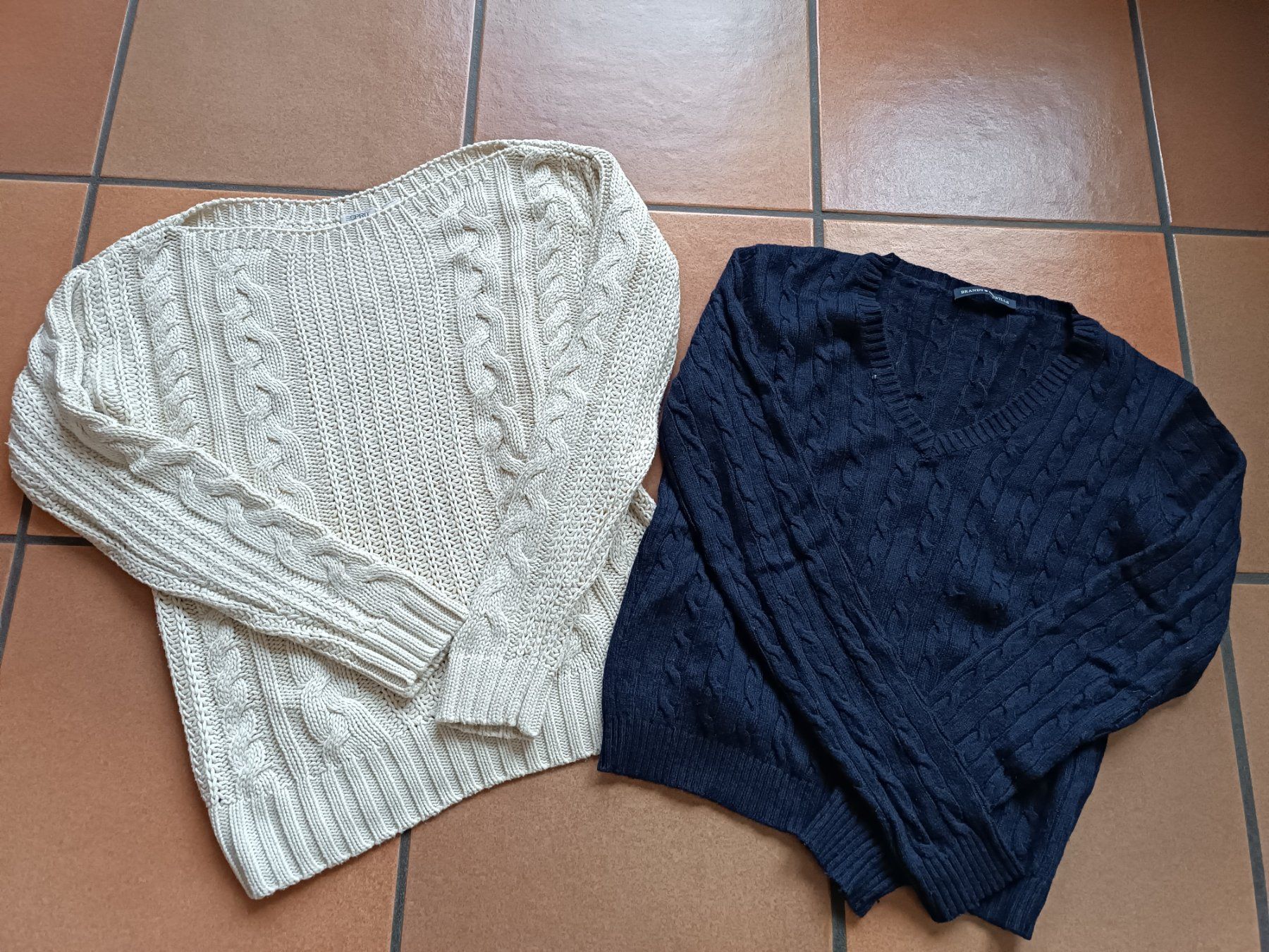 Lotti & Set di vestiti: Lot de 2 pulls T XS : Esprit & Brandy Melville – Nuovo (secondo la descrizione) da Bevaix venduto da dusspe