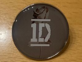 One Direction Pin Anstecker Punk Metal Rock Band