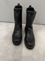Boots Guess T 39, en noir, parfaites pour l'hiver!
