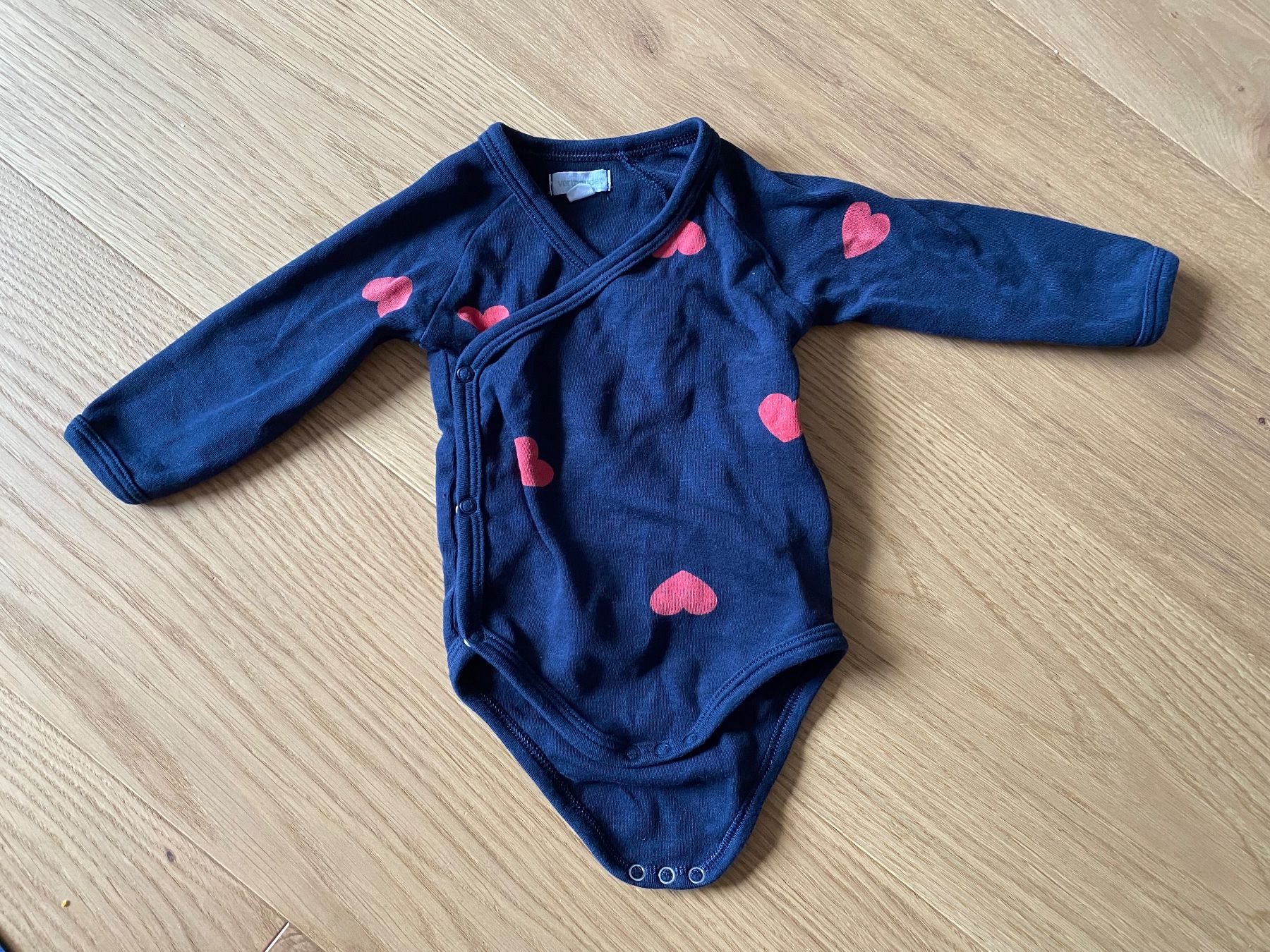 Biancheria intima: Verbaudet Herzchen Wickel Body 62 – Usato da Trachslau venduto da M_Schmid81