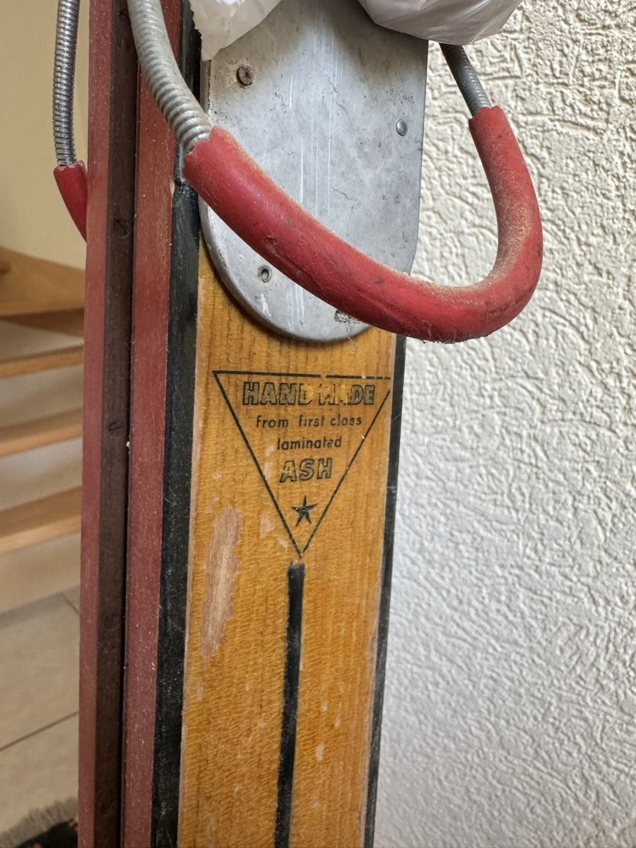 Sci: Attenhofer Cresta Skis Antik – Usato da Trélex venduto da stripedthrift 3
