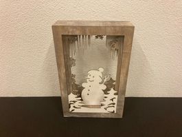 LED Diorama Schneemann/ Winterlandschaft, ca. 29x45x8 cm