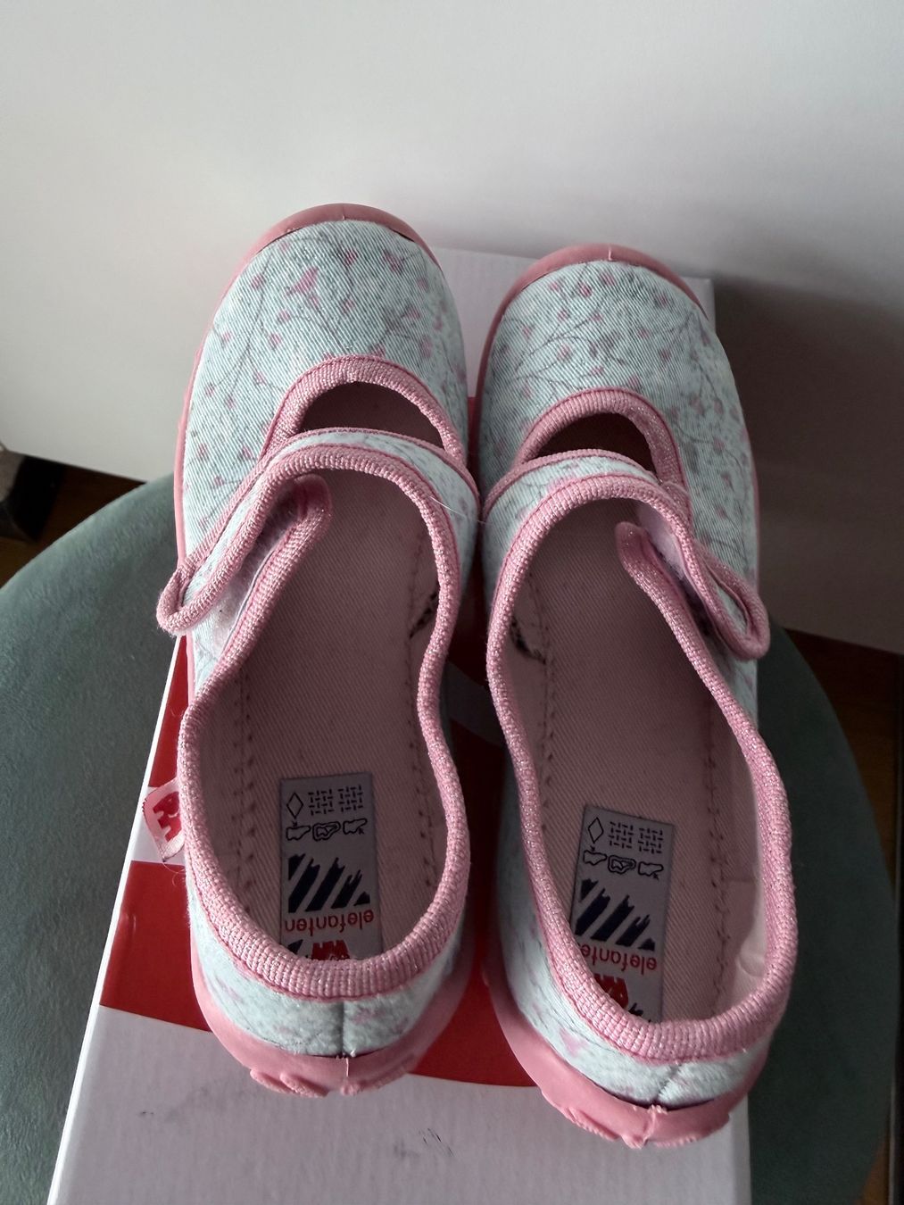 Elefanten Scarpe per ragazze: Elefanten Hausschuhe Mädchen Gr. 28 – Usato da Frauenfeld venduto da geo_rpd9 4