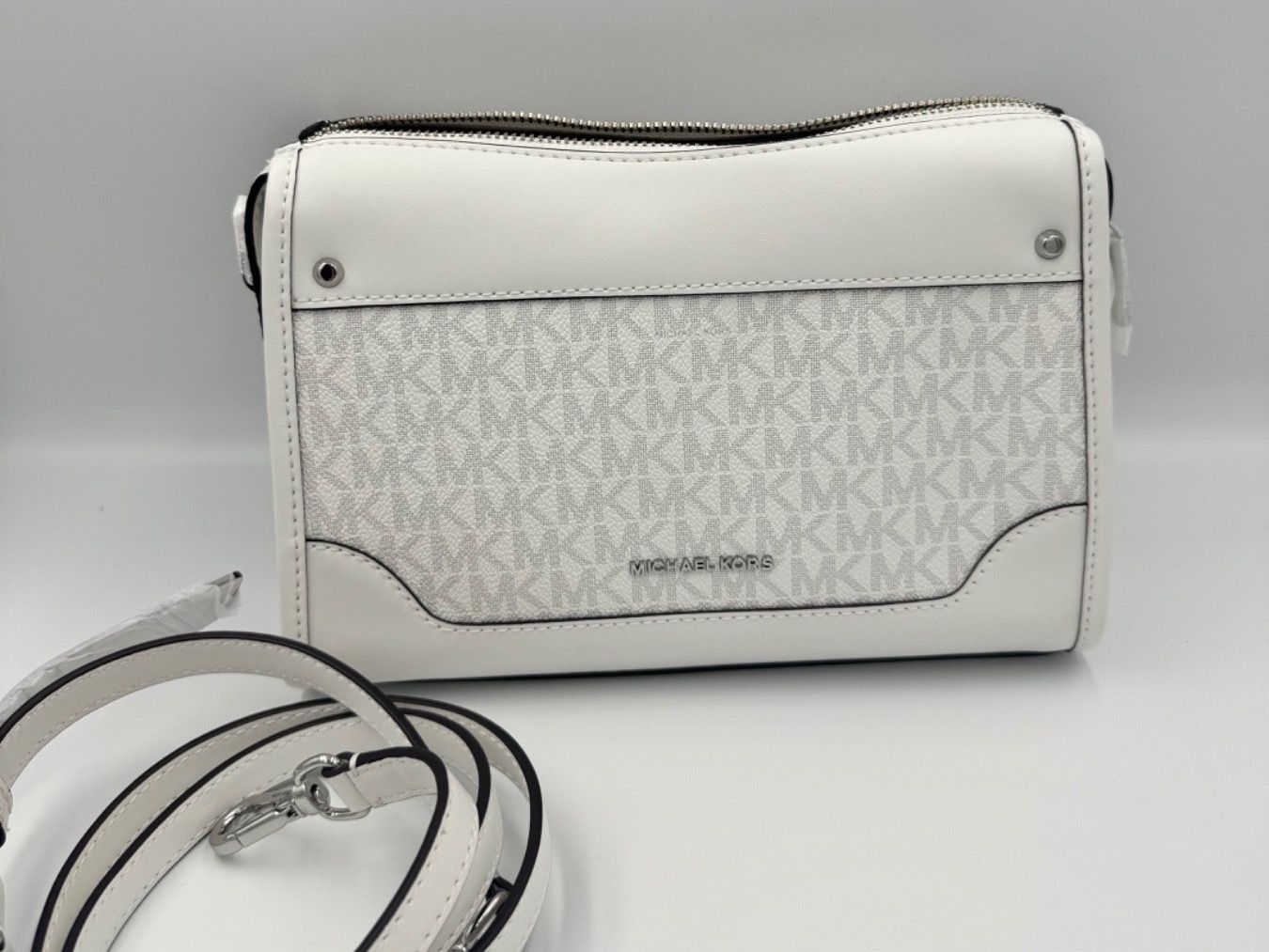 Michael Kors Borse da donna: Michael Kors Umhängetasche optic allum – Nuovo e nell'imballaggio originale da Wiedlisbach venduto da Sistershop
