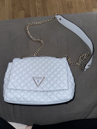 Guess Handtasche Hellblau, neuwertig, Top Zustand!