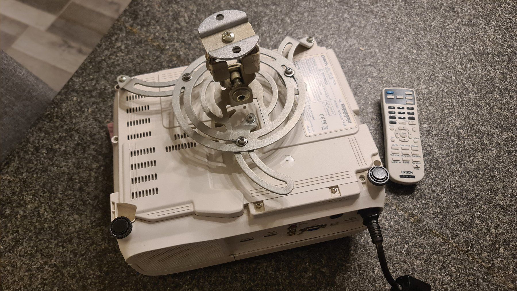 Epson Videoprojektoren: Beamer Epson LCD Projektor H708B – Gebraucht aus Staffelbach von Kreatix 1