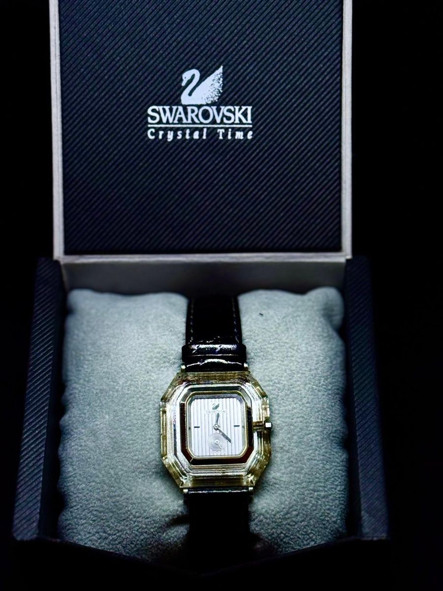 Swarovski Uhren: Swarovski Crystal Time Watch – Gebraucht aus Lugano von Paolabiesse