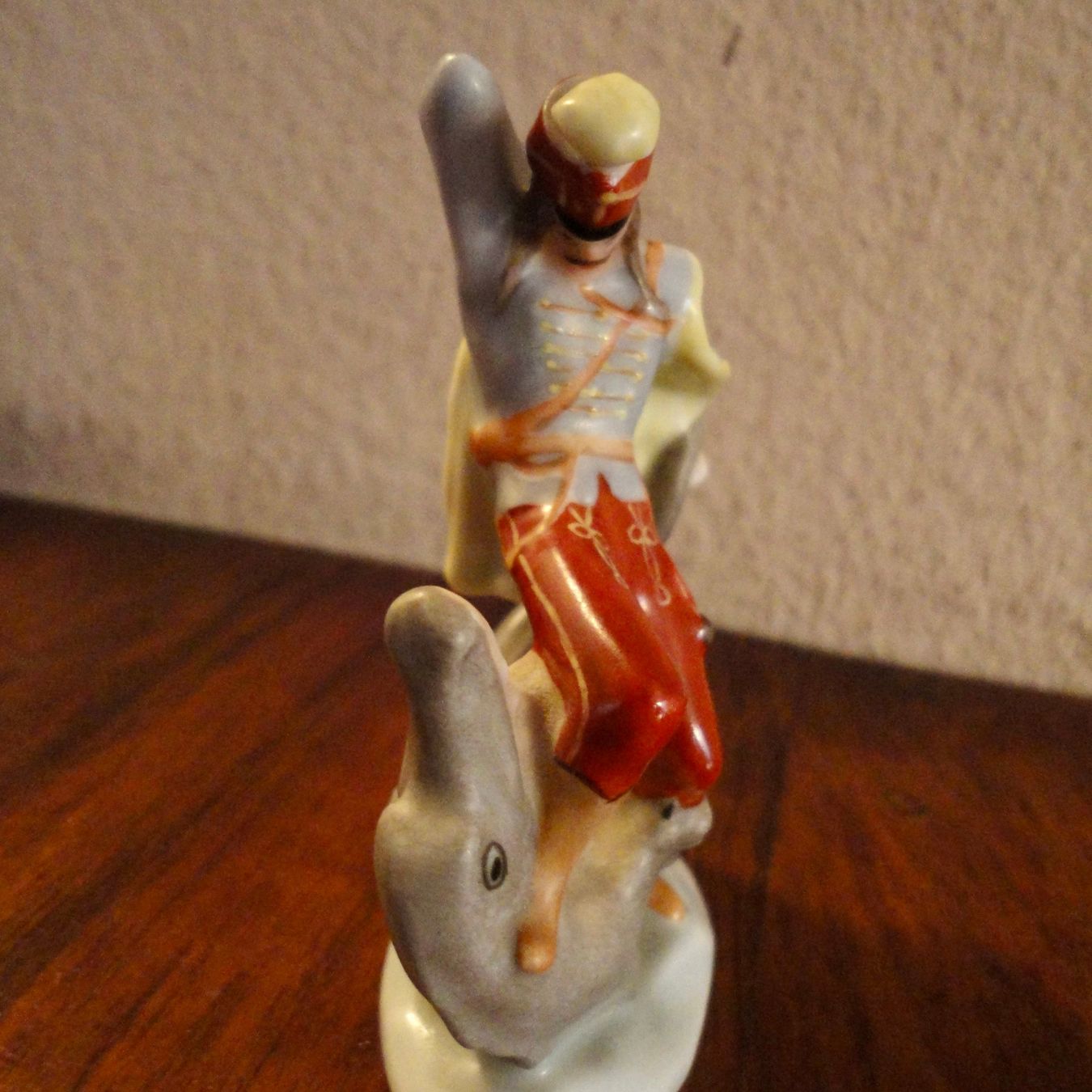 Herend Statuette: Herend Porzellanfigur Husar – Usato da WÄDENSWIL venduto da katti01 2