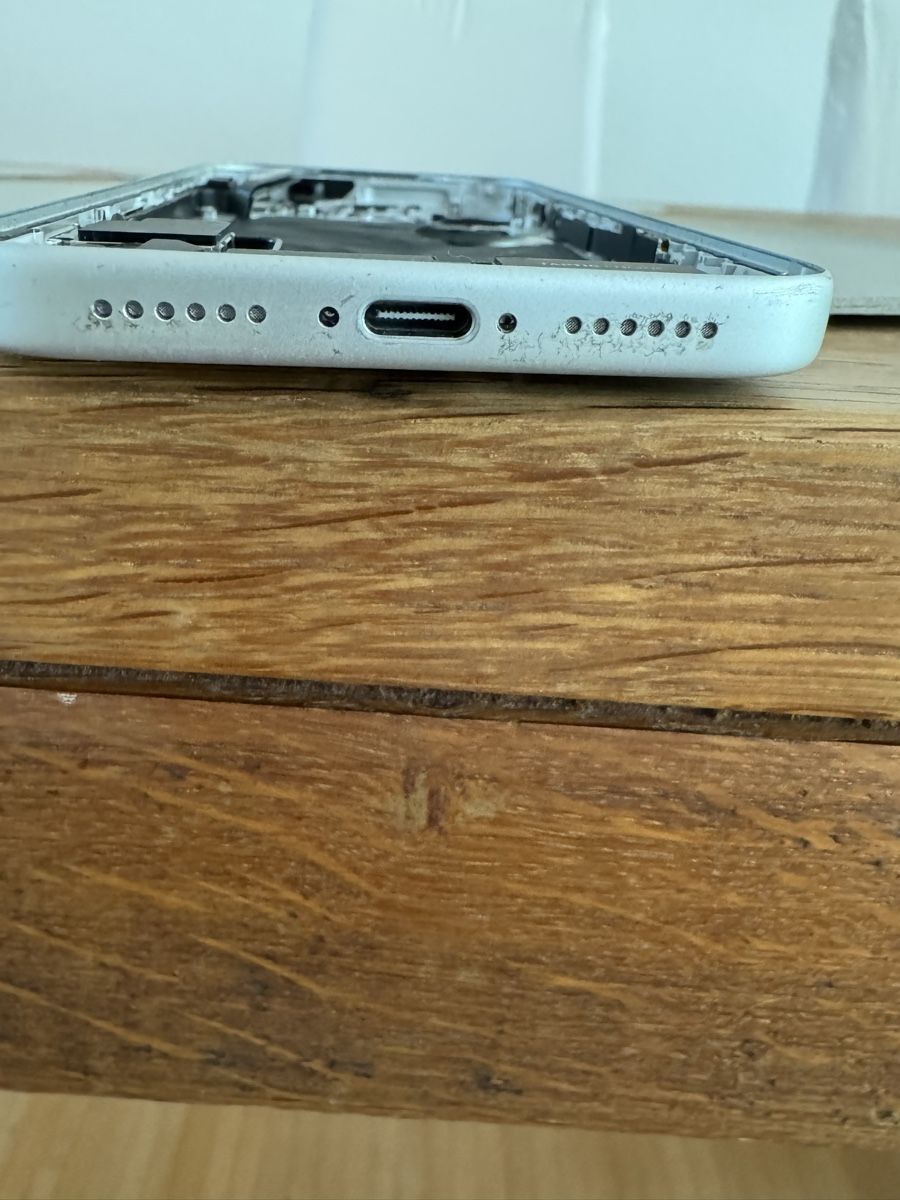 Apple Handys / Smartphones: iPhone 17 Pro Max Original-Gehäuse – Gebraucht aus Adliswil von Busys 2