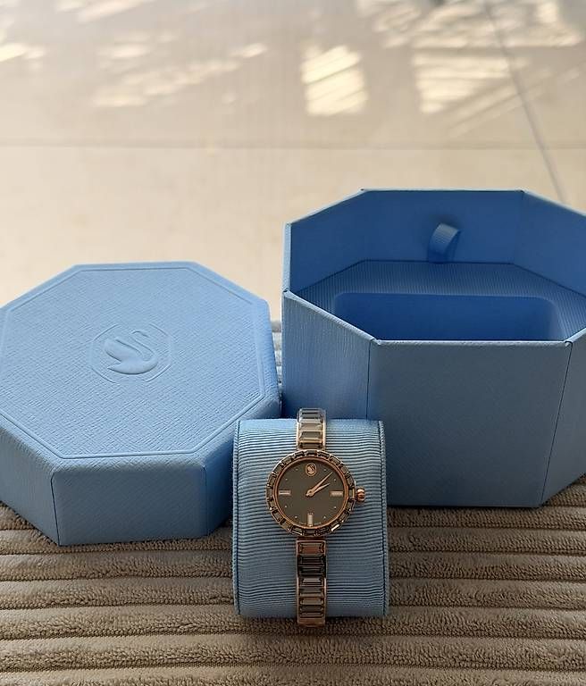 Swarovski Orologi: Swarovski Matrix Bangle Watch- NEU mit Folien & Originalbox – Nuovo e nell'imballaggio originale da Embrach venduto da Cdw_s758