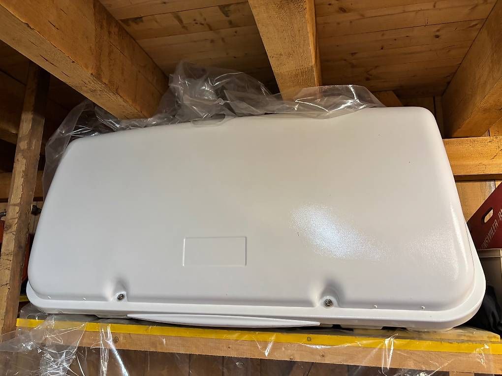 Véhicules de camping: Wohnwagen Box – D'occasion à Ottenbach par bib_n92v 1