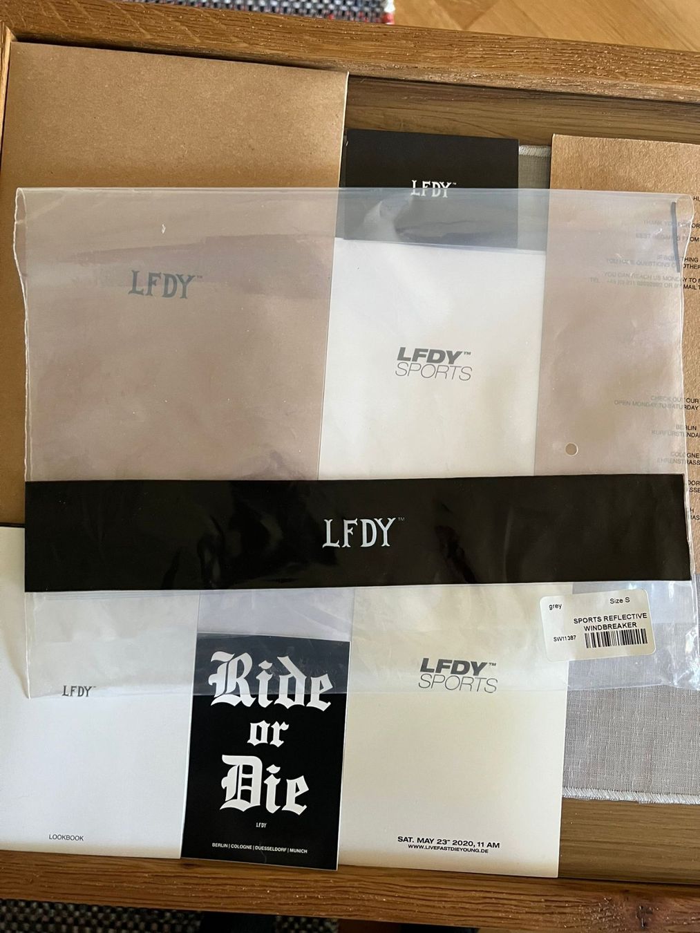 Live Fast Die Young Giacche: LFDY Sports Reflective Windbreaker S – Nuovo (secondo la descrizione) da Hettlingen venduto da lou_c27x 4