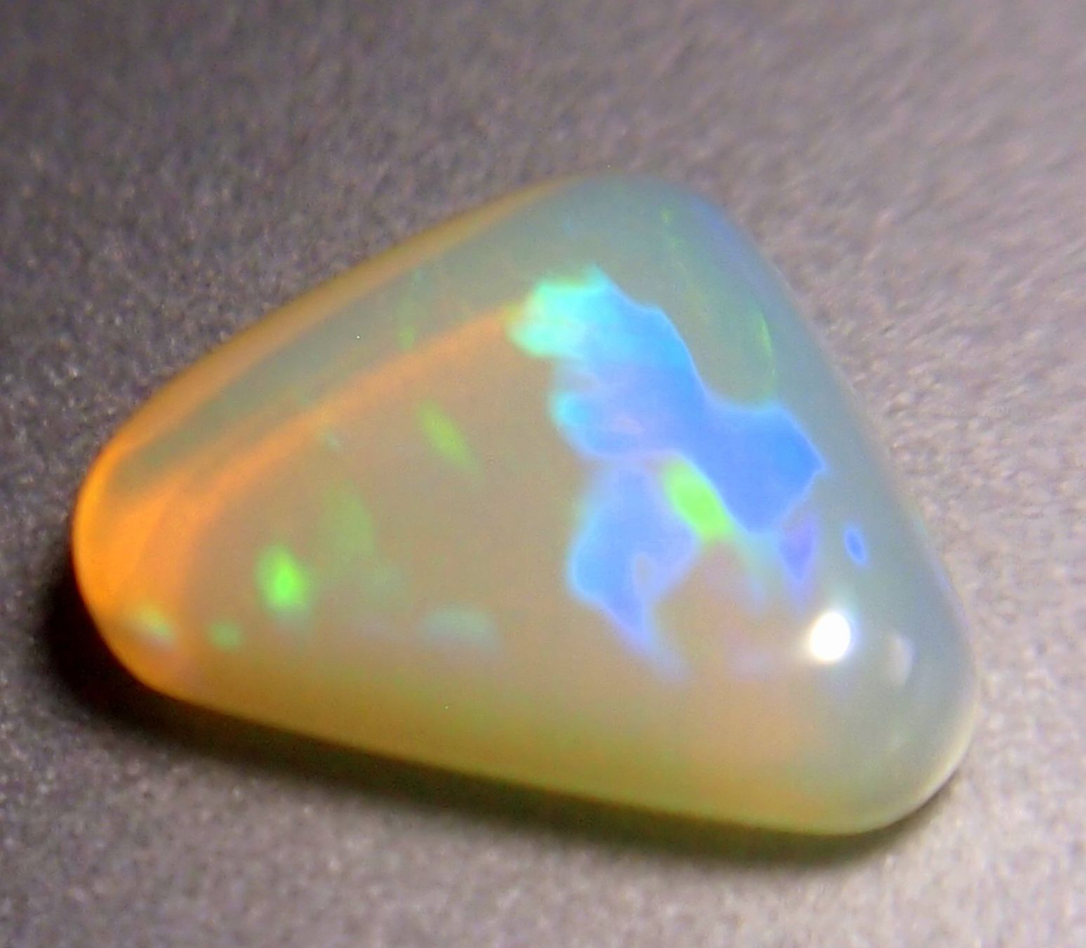 Pietre preziose: 2,97 Karat farbfunkelnder Welo-Opal,  fein geschliffen – Nuovo e nell'imballaggio originale da Reinach BL venduto da Hesekiel39 4
