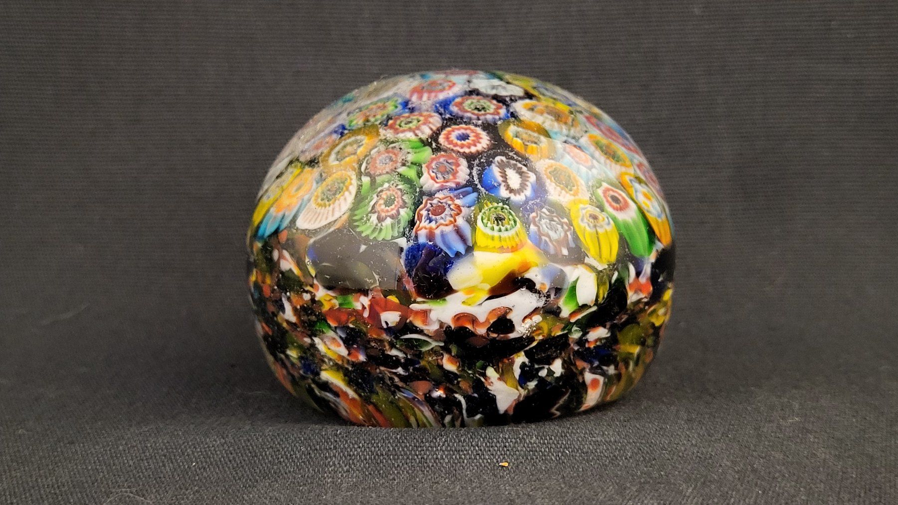 Murano Statuette: Paperweight Millefiori bunt – Usato da Basel venduto da spinne02 4