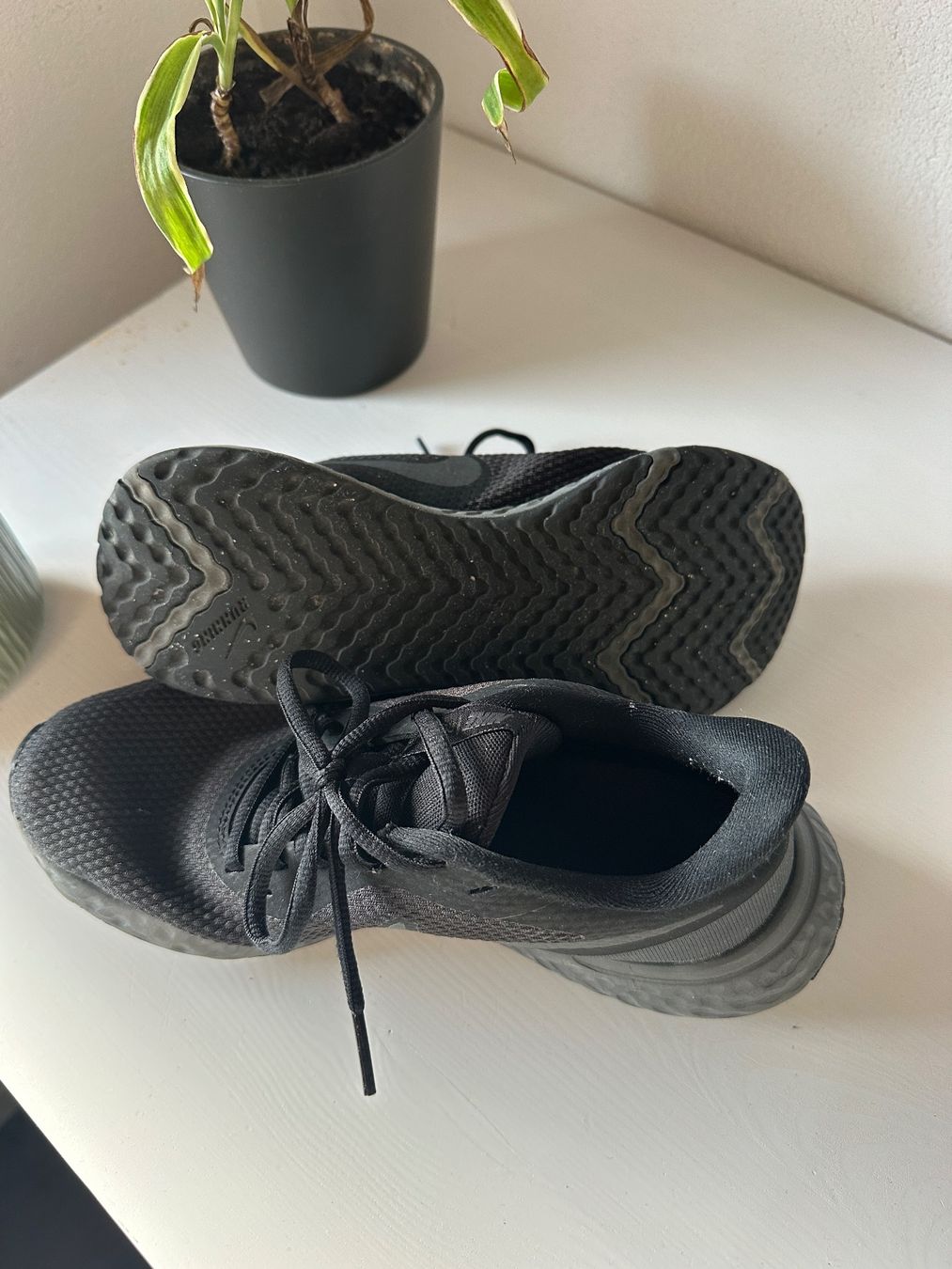 Nike Scarpe da donna: Nike Schuhe, Grösse 36.5 – Usato da Müstair venduto da V.Sara 1