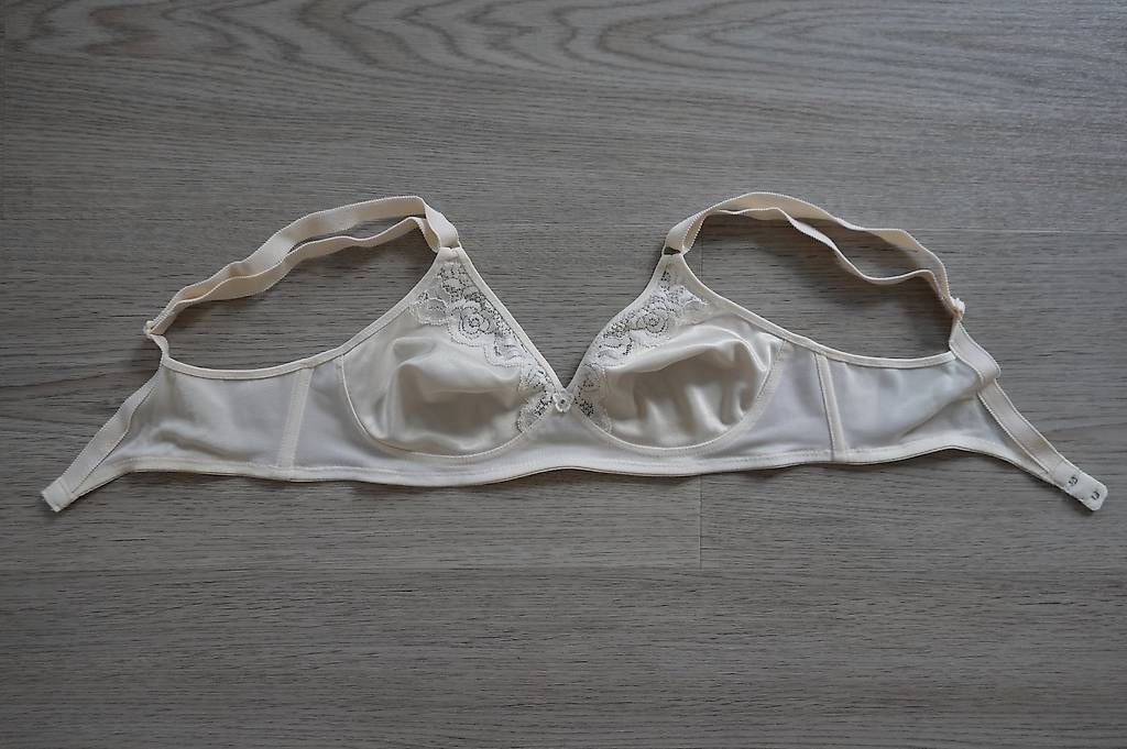 Altra biancheria intima: BH NEU cremefarben B75 – Usato da Winterthur venduto da RPeter