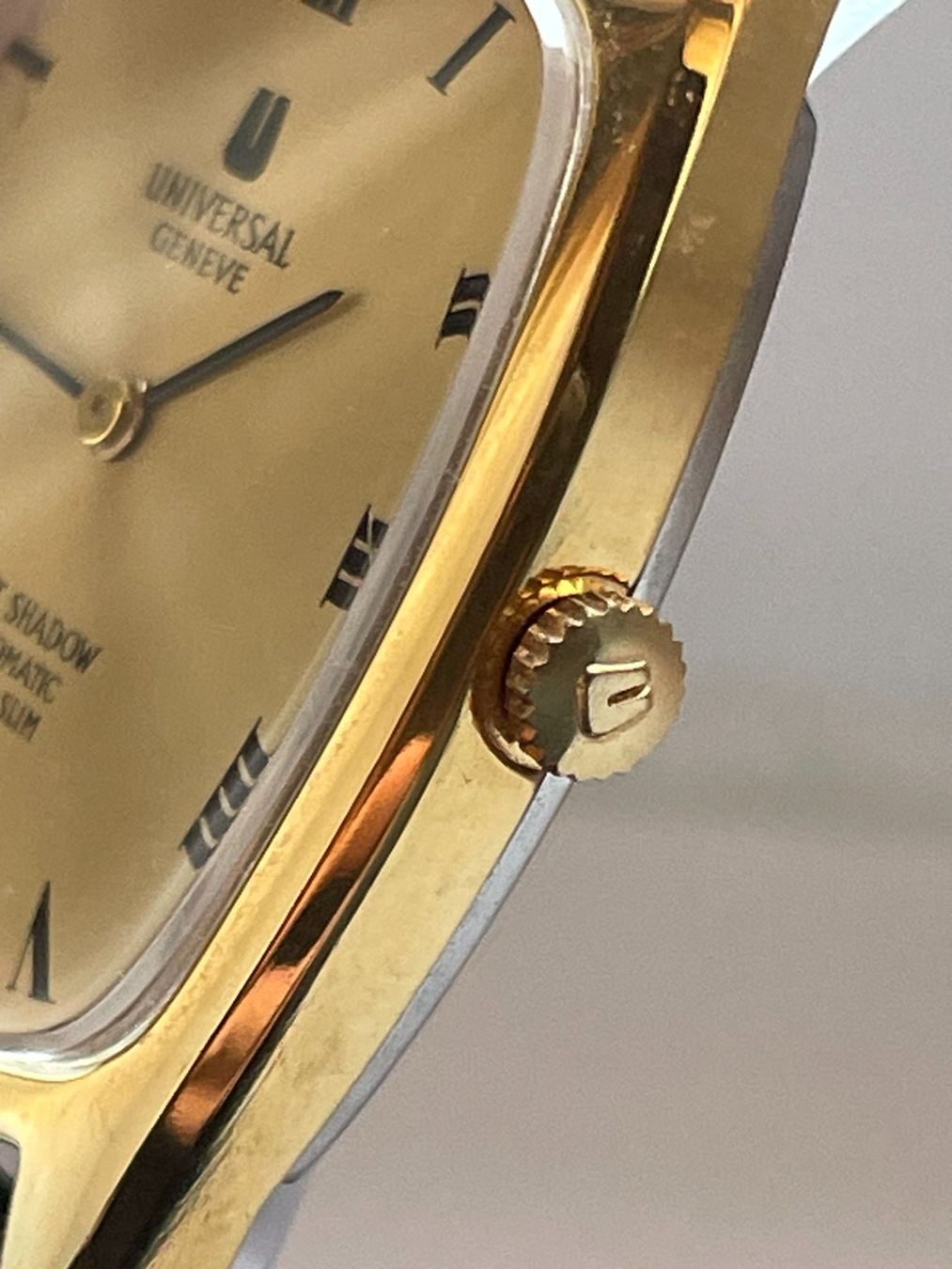 Universal Genève Orologi: UNIVERSAL GENÈVE GILT SHADOW AUTOMATIC ULTRA-SLIM – Usato da Rorschach venduto da Spektar 2
