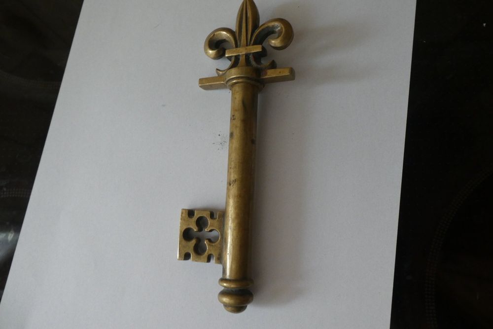 Ancien tire-bouchon pliable en fonte - Début XXe siècle (D'occasion) à
