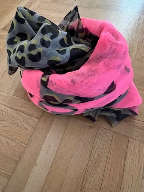 Codello Foulard & Sciarpe: "CODELLO" Schal, NEU! – Nuovo (secondo la descrizione) da Walenstadt venduto da ricamul 2