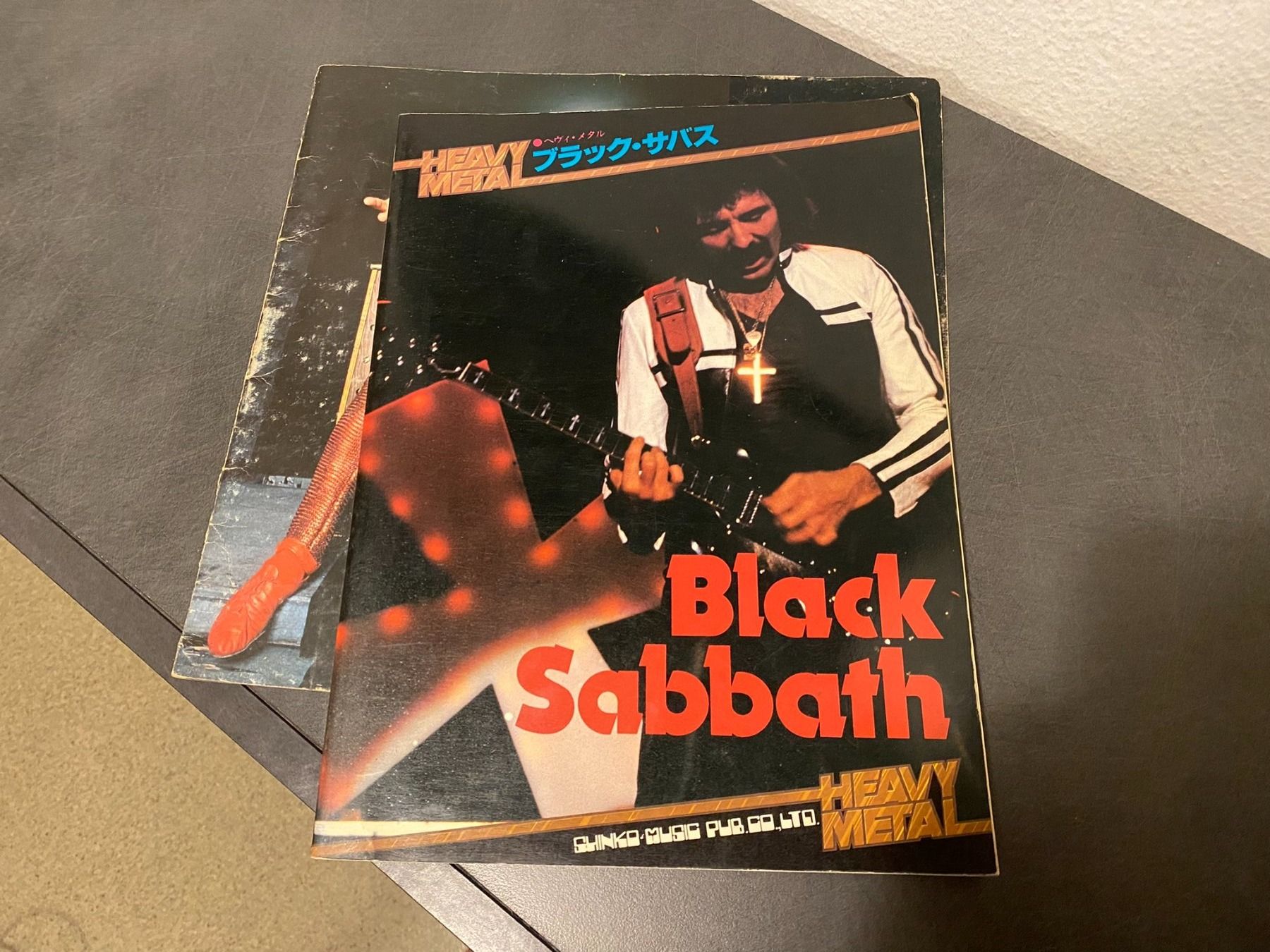 Riviste & Magazine: Black Sabbath Notenbuch & Ozzy Tourbuch – Usato da Basel venduto da FatCatPacksTheRatt 1