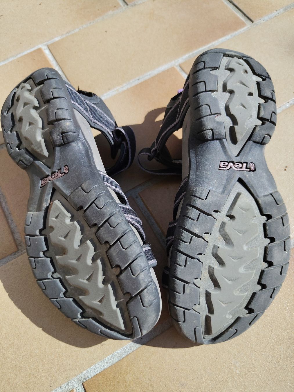 Teva Scarpe da donna: Teva Sandalen Grösse 37  – Nuovo (secondo la descrizione) da Stetten AG venduto da mooncreek 1