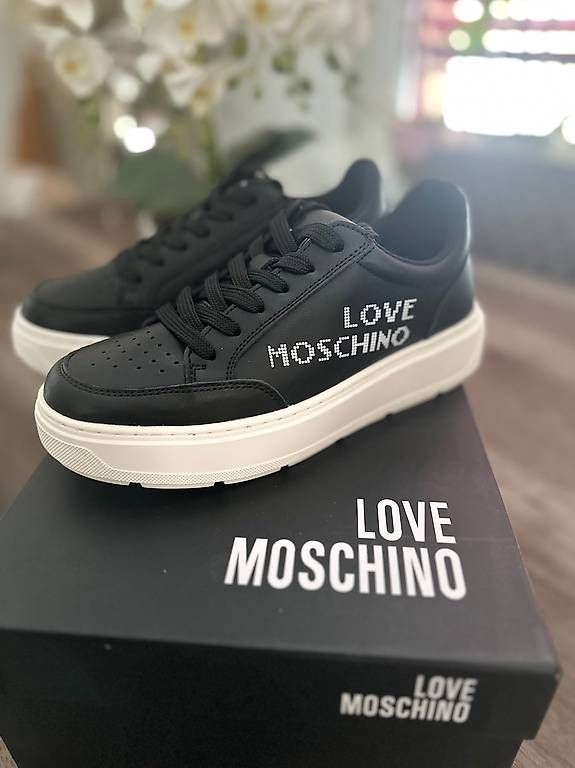 Scarpe da donna: LOVE MOSCHINO Sneakers – Usato da Eschlikon TG venduto da tak_p2dk