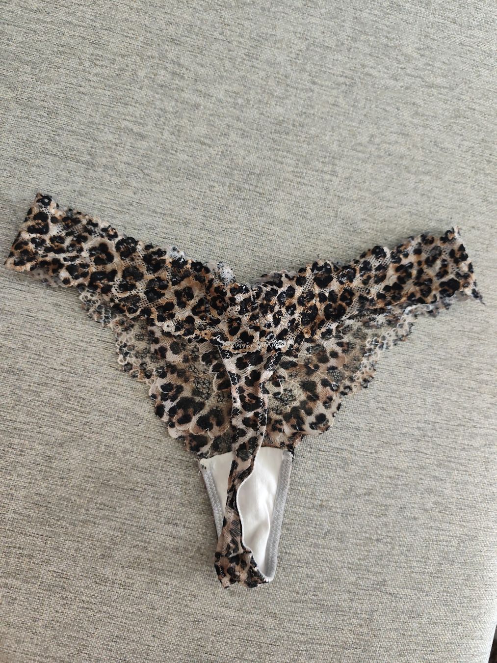 H&M Altra biancheria intima: String Tanga Leo-Muster Damen Grösse S. Y2K – Usato da Lenzburg venduto da Iso_jcf7 1