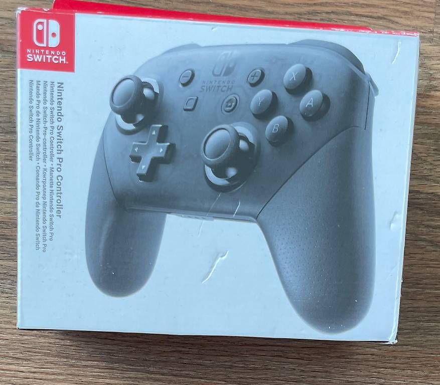 Controller: Nintendo Switch Pro Controller wie neu – Gebraucht aus Schaffhausen von man_bmn8
