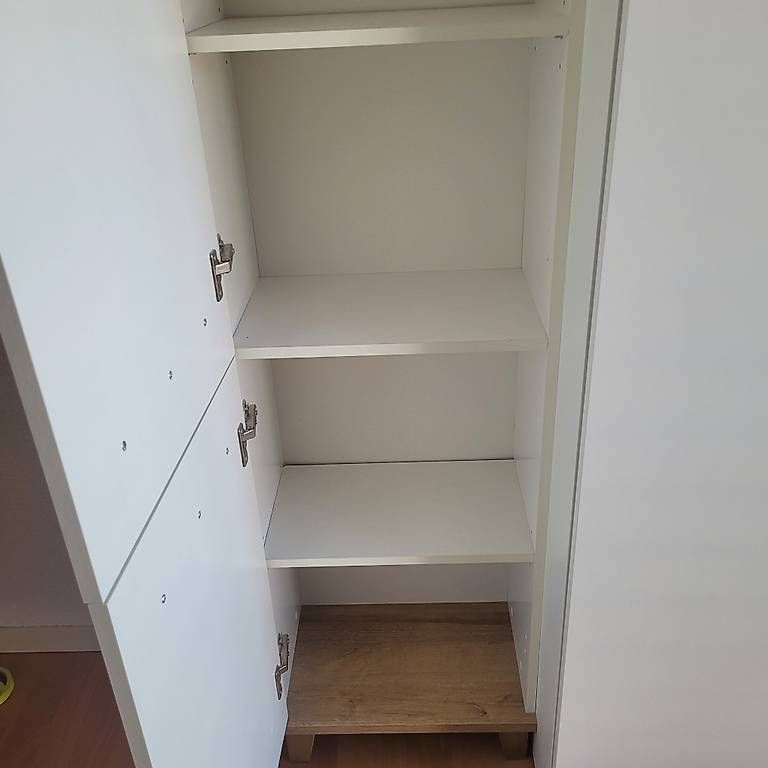 Armoires: Badezimmer Schrank schmal – D'occasion à Bassersdorf par testher 2