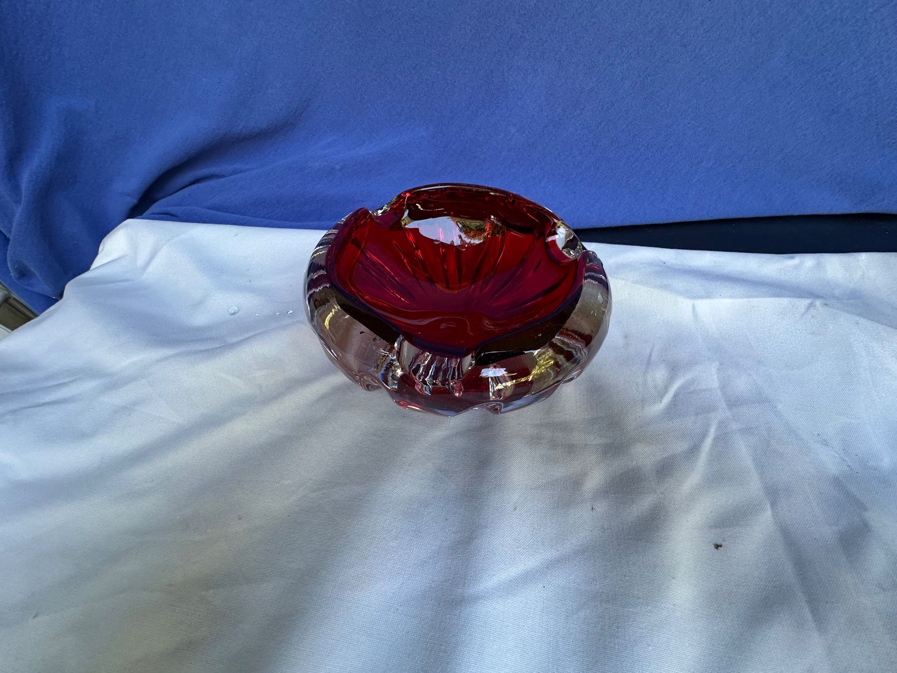 Gläser: Cendrie en verre rouge Murano  rubis, design élégant – Gebraucht aus Lausanne von artnouveau04 2