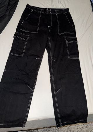 Bershka Cargo Hose, Schwarz, Gr. 42, Top Zustand!