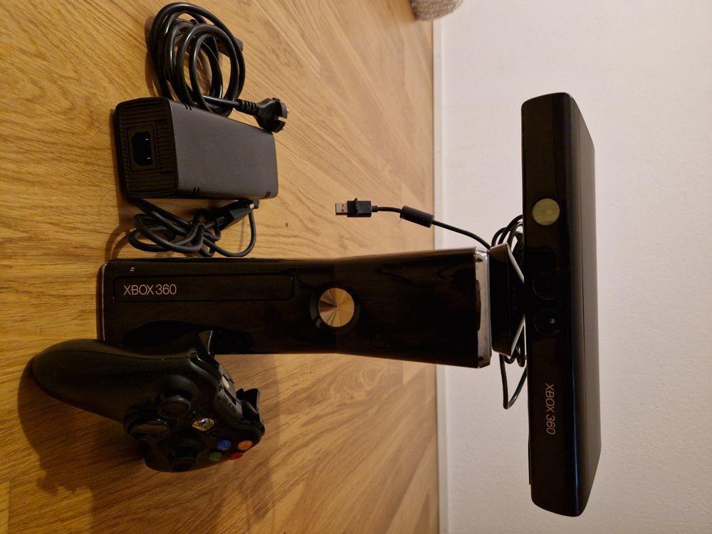 Xbox360 mit Kinect sensor (Gebraucht) in für CHF 60 – mit Lieferung auf ...