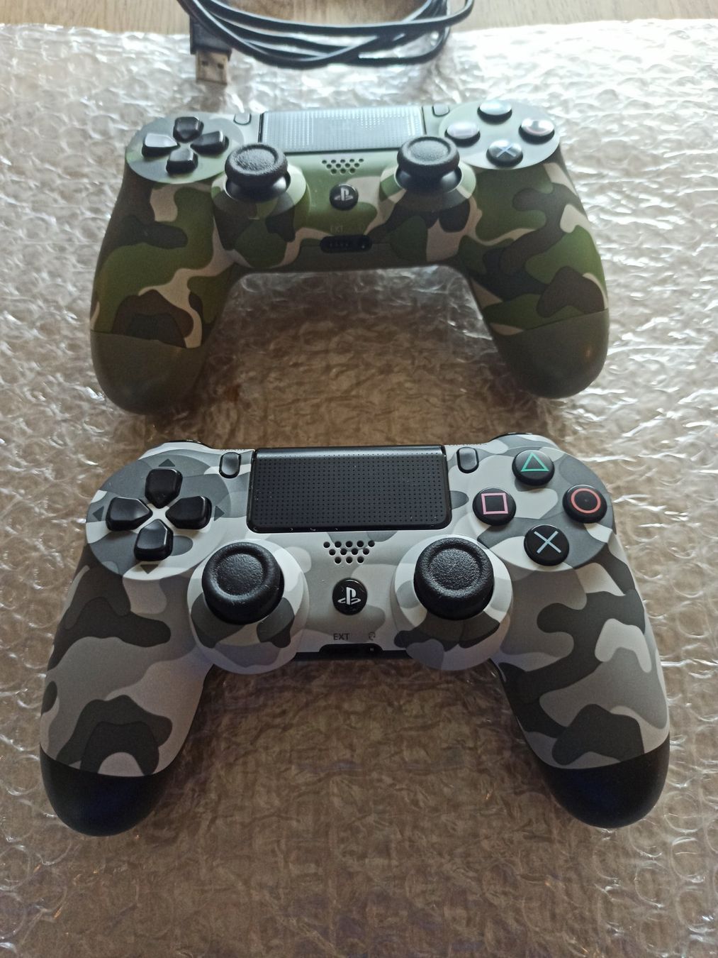 Controller: 2 x Original Controller Sony PS4 Wireless DualShock 4 V1/V2 – Usato da Oberweningen venduto da mar_87mx 1
